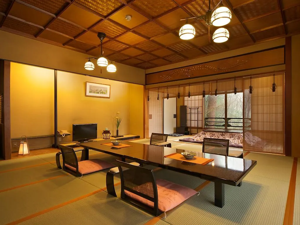 Musashino Bekkan Hakone 4*,